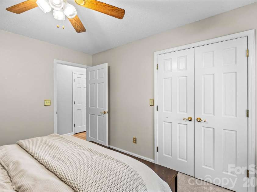 110 Dobbs Drive, Statesville, NC 28625.  MLS# CAR4424875, YatesRealty ID 50965. 