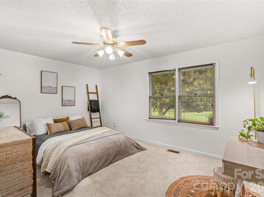 110 Dobbs Drive, Statesville, NC 28625.  MLS# CAR4424875, YatesRealty ID 50965. 
