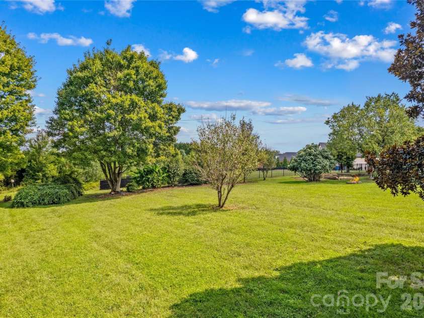 110 Dobbs Drive, Statesville, NC 28625.  MLS# CAR4424875, YatesRealty ID 50965. 