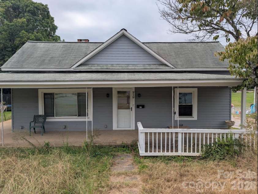 919 1st Street, Lowell, NC 28098.  MLS# CAR4425016, YatesRealty ID 50967. 