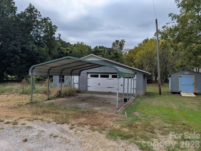 919 1st Street, Lowell, NC 28098.  MLS# CAR4425016, YatesRealty ID 50967. 
