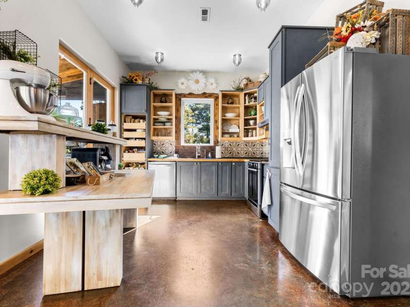 142 Riverside Drive, Rutherfordton, NC 28139.  MLS# CAR4314452, YatesRealty ID 5097. 