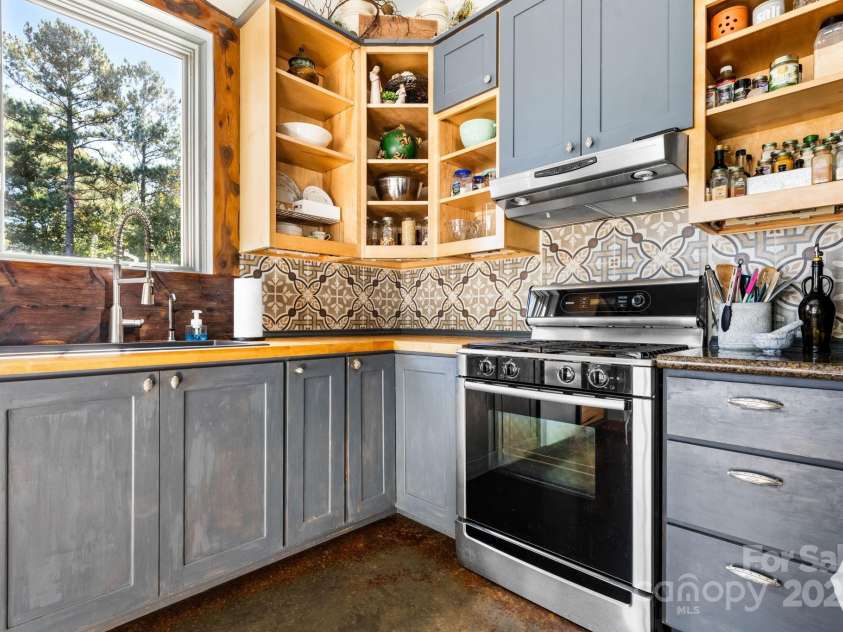 142 Riverside Drive, Rutherfordton, NC 28139.  MLS# CAR4314452, YatesRealty ID 5097. 