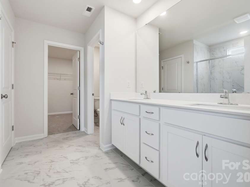 2701 Westmont Drive, Gastonia, NC 28052.  MLS# CAR4425031, YatesRealty ID 50973. 
