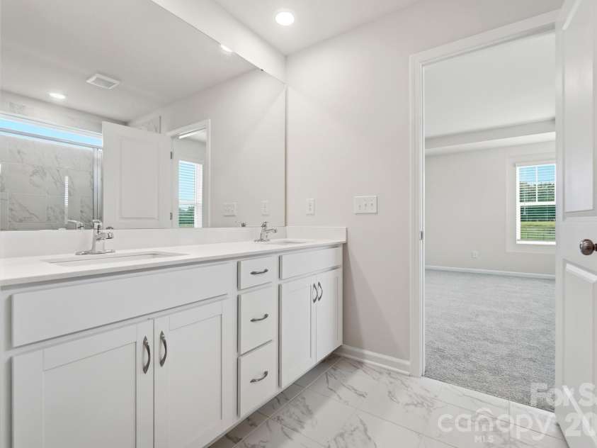 2701 Westmont Drive, Gastonia, NC 28052.  MLS# CAR4425031, YatesRealty ID 50973. 