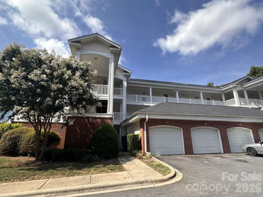 8745 Coralbell Lane, Charlotte, NC 28213.  MLS# CAR4424234, YatesRealty ID 50974. 
