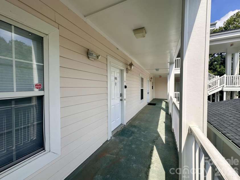 8745 Coralbell Lane, Charlotte, NC 28213.  MLS# CAR4424234, YatesRealty ID 50974. 