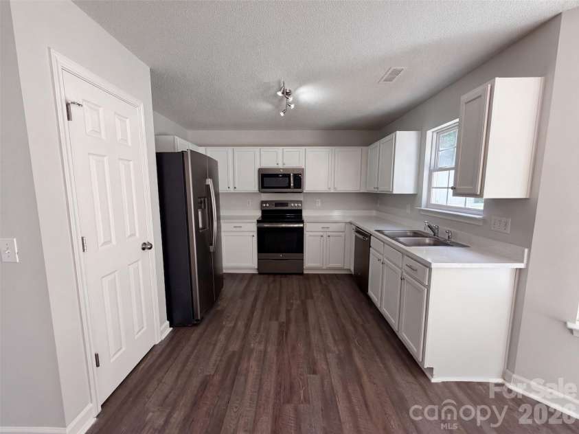 3978 Shasta Circle, Clover, SC 29710.  MLS# CAR4425062, YatesRealty ID 50976. 