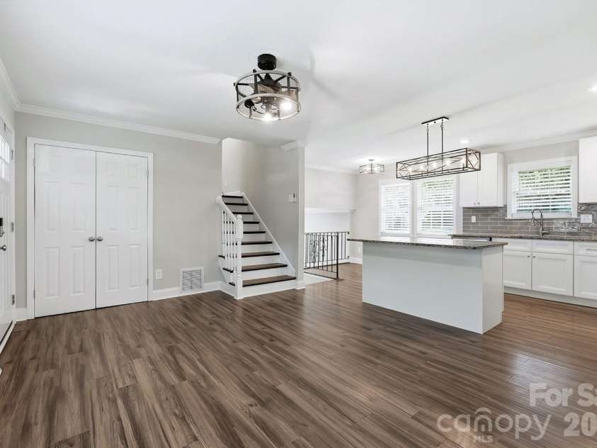 4400 Strangford Avenue, Charlotte, NC 28215.  MLS# CAR4422804, YatesRealty ID 50980. 