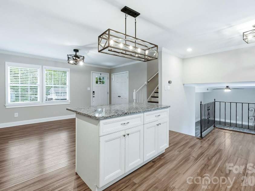 4400 Strangford Avenue, Charlotte, NC 28215.  MLS# CAR4422804, YatesRealty ID 50980. 