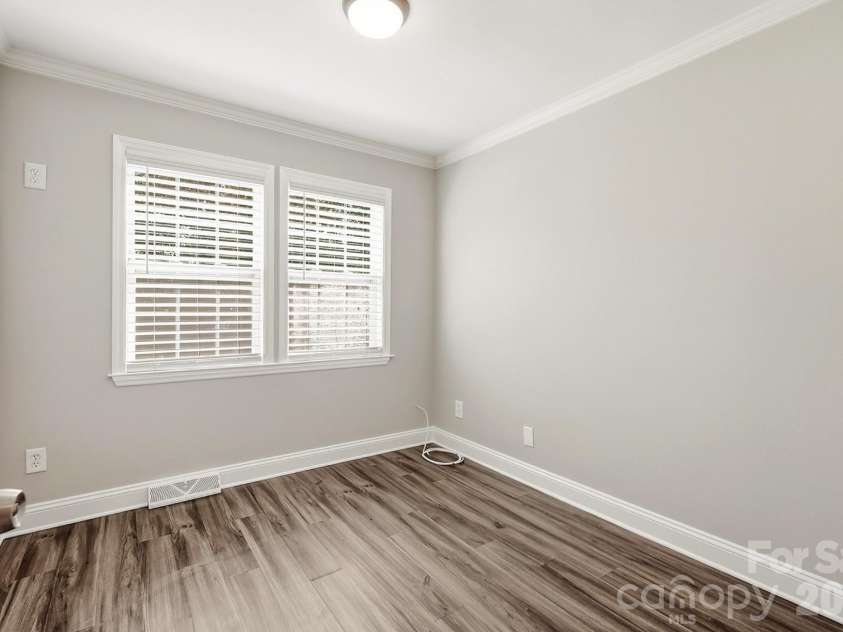 4400 Strangford Avenue, Charlotte, NC 28215.  MLS# CAR4422804, YatesRealty ID 50980. 