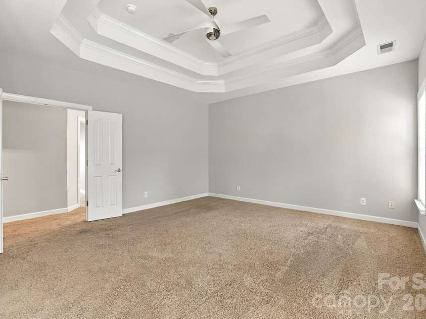 702 Carver Pond Lane, Waxhaw, NC 28173.  MLS# CAR4419150, YatesRealty ID 50981. 