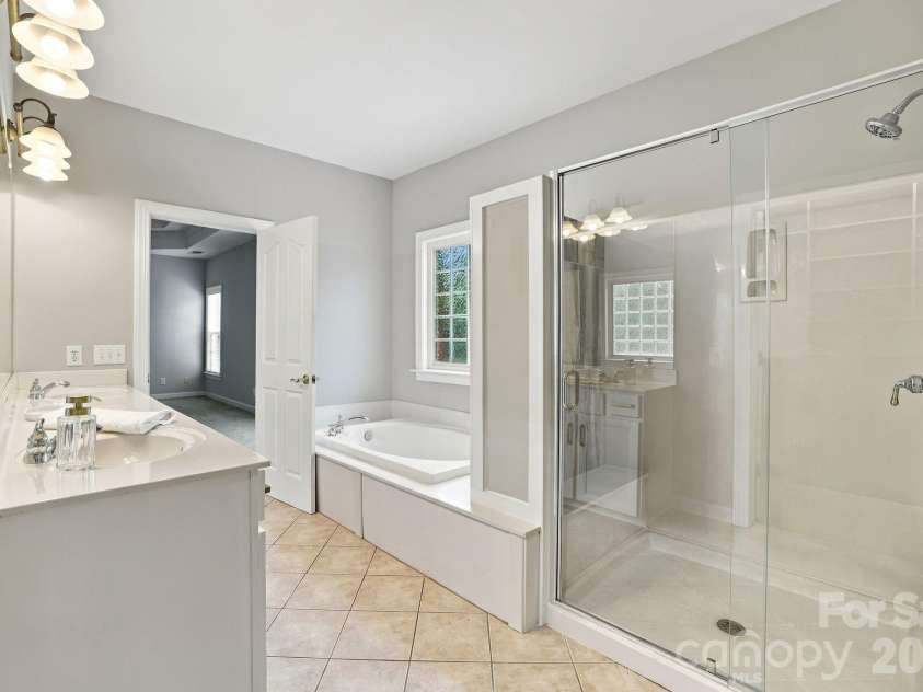 702 Carver Pond Lane, Waxhaw, NC 28173.  MLS# CAR4419150, YatesRealty ID 50981. 
