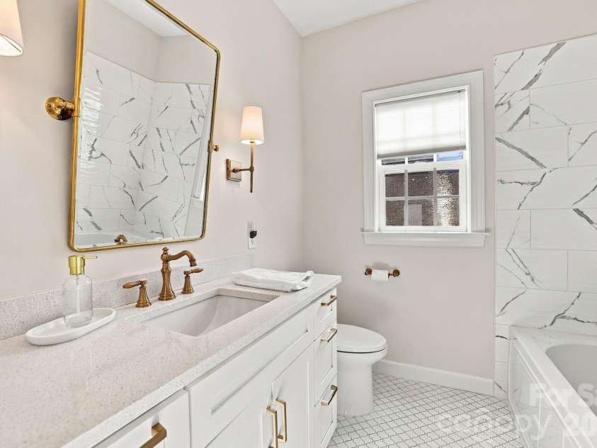 702 Carver Pond Lane, Waxhaw, NC 28173.  MLS# CAR4419150, YatesRealty ID 50981. 