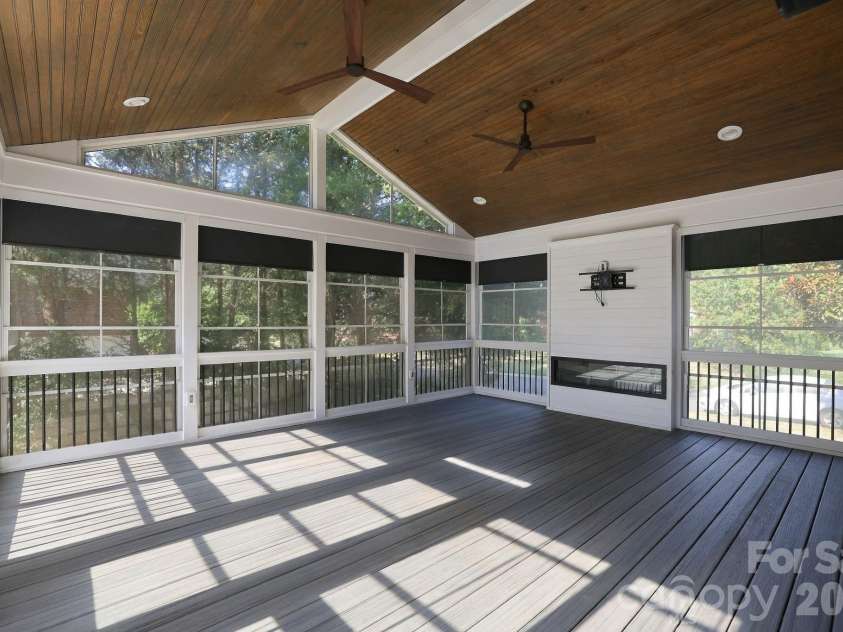 702 Carver Pond Lane, Waxhaw, NC 28173.  MLS# CAR4419150, YatesRealty ID 50981. 