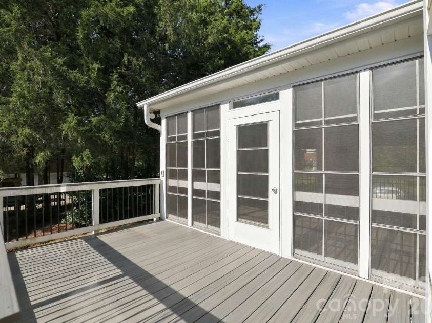 702 Carver Pond Lane, Waxhaw, NC 28173.  MLS# CAR4419150, YatesRealty ID 50981. 