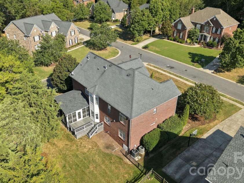 702 Carver Pond Lane, Waxhaw, NC 28173.  MLS# CAR4419150, YatesRealty ID 50981. 