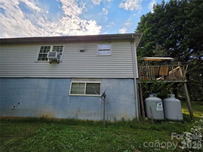 601 Hennessee Street, Morganton, NC 28655.  MLS# CAR4425023, YatesRealty ID 50986. 