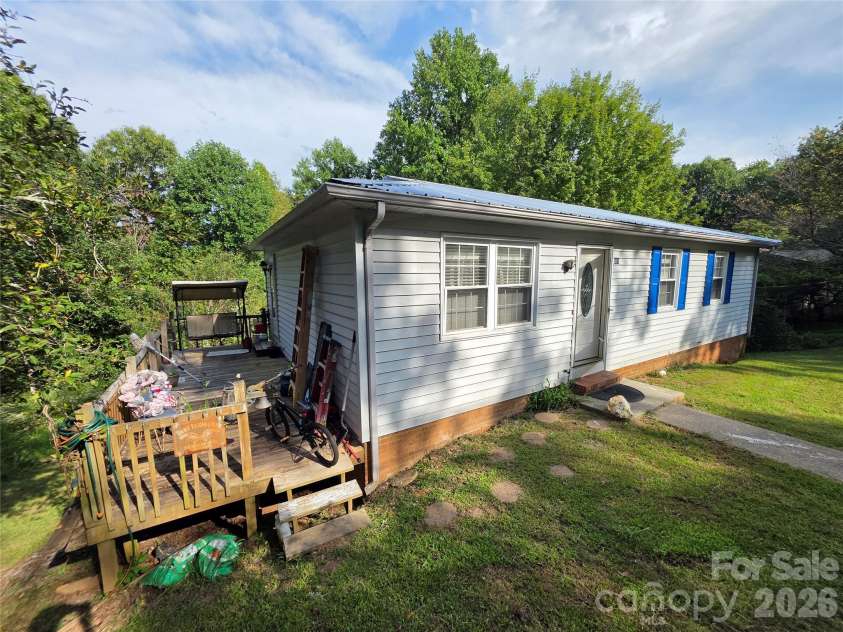 601 Hennessee Street, Morganton, NC 28655.  MLS# CAR4425023, YatesRealty ID 50986. 