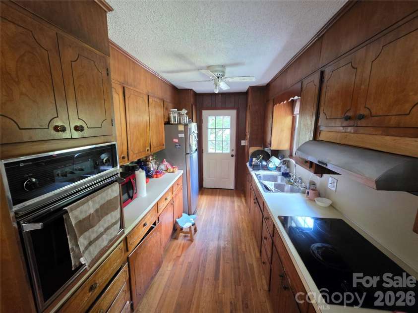 601 Hennessee Street, Morganton, NC 28655.  MLS# CAR4425023, YatesRealty ID 50986. 