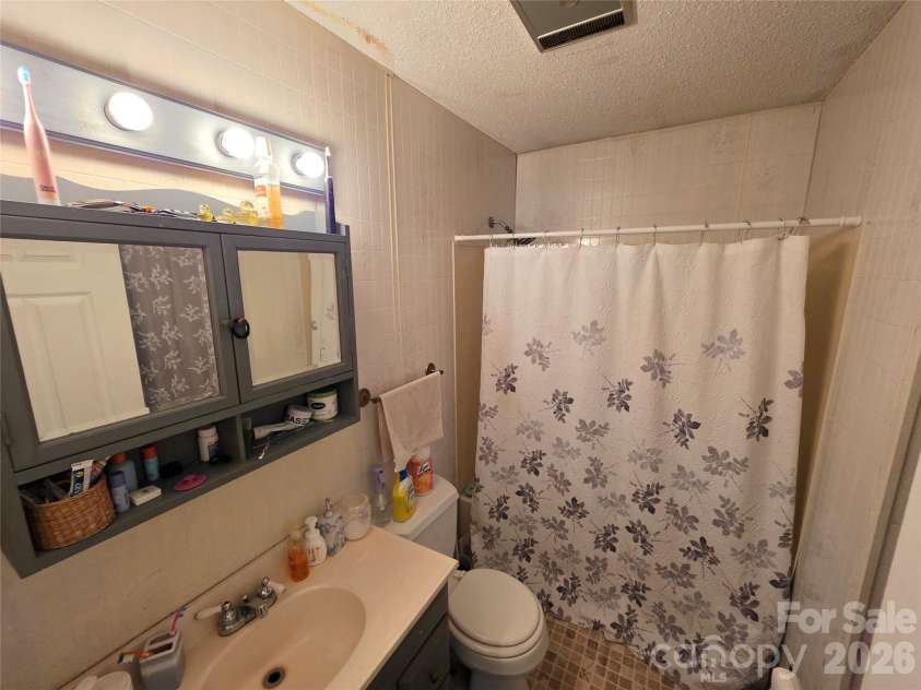 601 Hennessee Street, Morganton, NC 28655.  MLS# CAR4425023, YatesRealty ID 50986. 