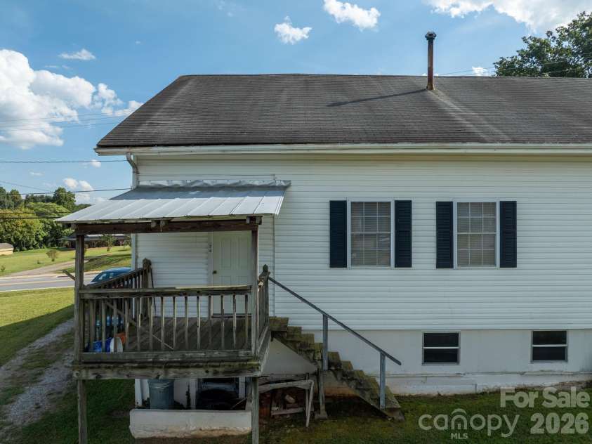 84 Falls Avenue, Granite Falls, NC 28630.  MLS# CAR4424296, YatesRealty ID 50987. 