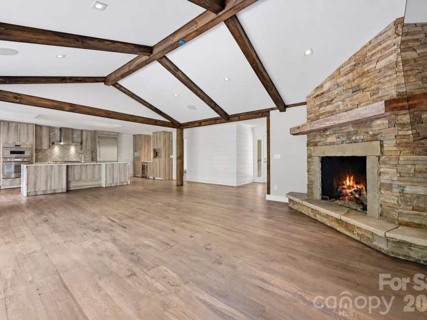 659 Clubhouse Drive, Banner Elk, NC 28604.  MLS# CAR4425025, YatesRealty ID 50988. 