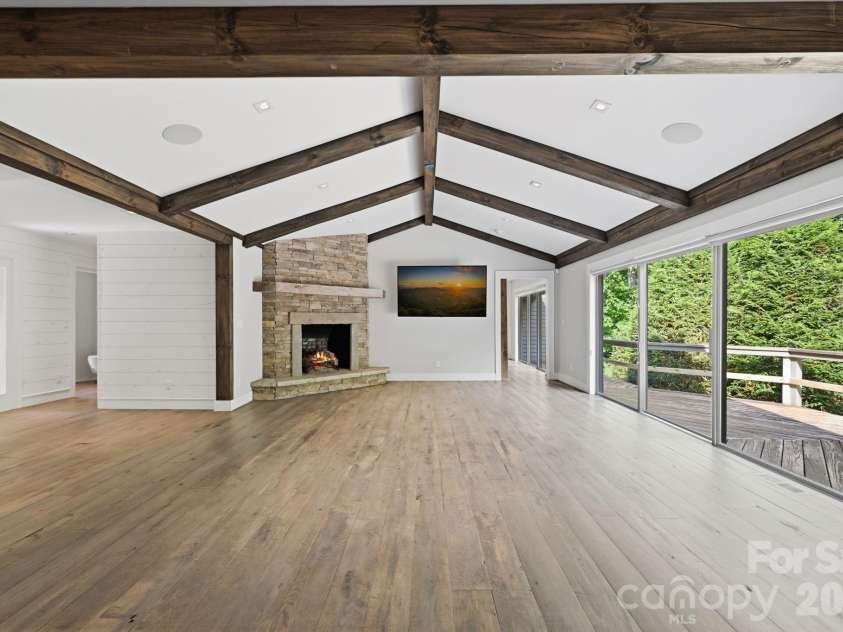 659 Clubhouse Drive, Banner Elk, NC 28604.  MLS# CAR4425025, YatesRealty ID 50988. 