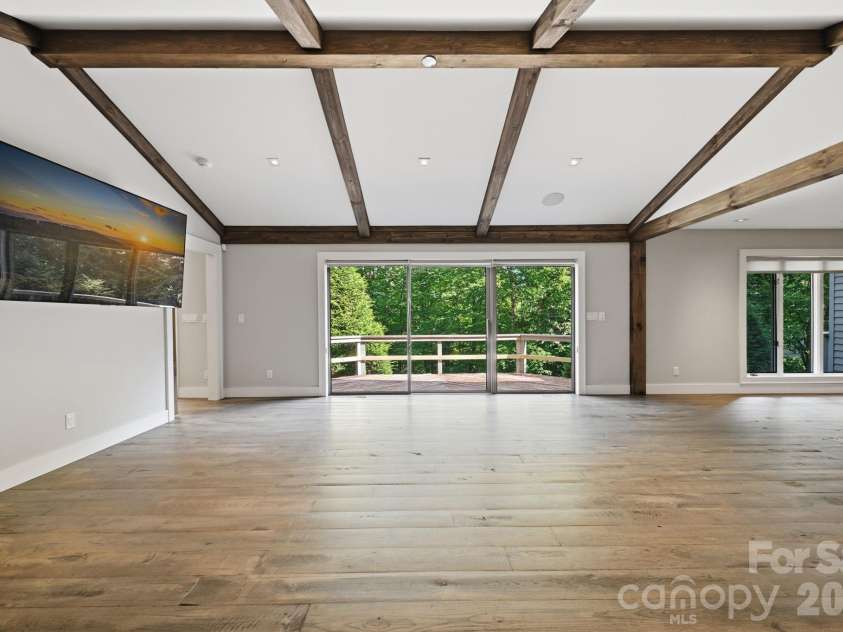 659 Clubhouse Drive, Banner Elk, NC 28604.  MLS# CAR4425025, YatesRealty ID 50988. 