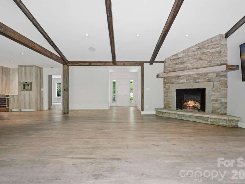 659 Clubhouse Drive, Banner Elk, NC 28604.  MLS# CAR4425025, YatesRealty ID 50988. 