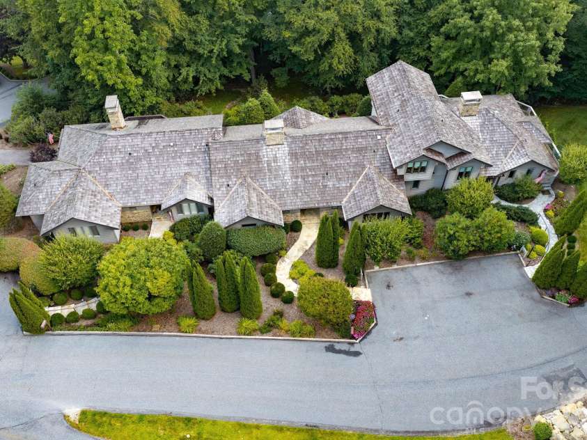659 Clubhouse Drive, Banner Elk, NC 28604.  MLS# CAR4425025, YatesRealty ID 50988. 