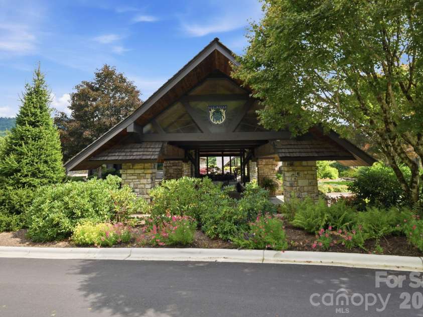 659 Clubhouse Drive, Banner Elk, NC 28604.  MLS# CAR4425025, YatesRealty ID 50988. 