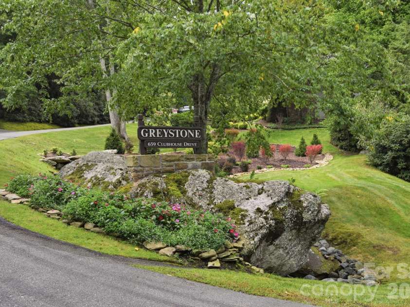659 Clubhouse Drive, Banner Elk, NC 28604.  MLS# CAR4425025, YatesRealty ID 50988. 