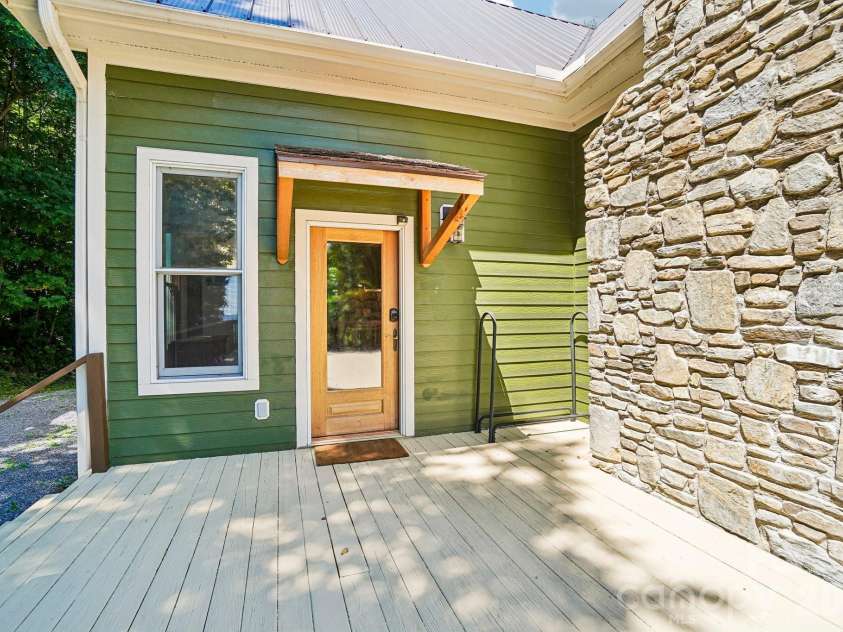 2705 Sand Branch Road, Black Mountain, NC 28711.  MLS# CAR4423859, YatesRealty ID 50995. 