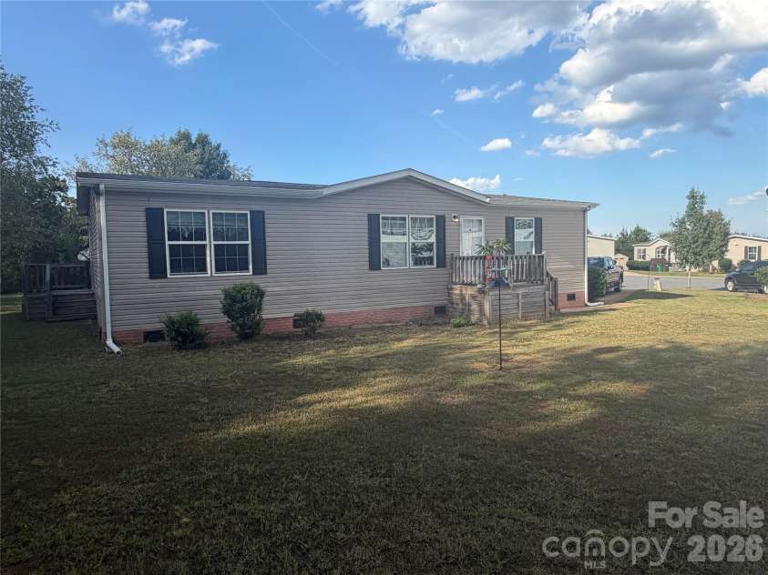 9902 Ashe Court, Charlotte, NC 28215.  MLS# CAR4425055, YatesRealty ID 50996. 