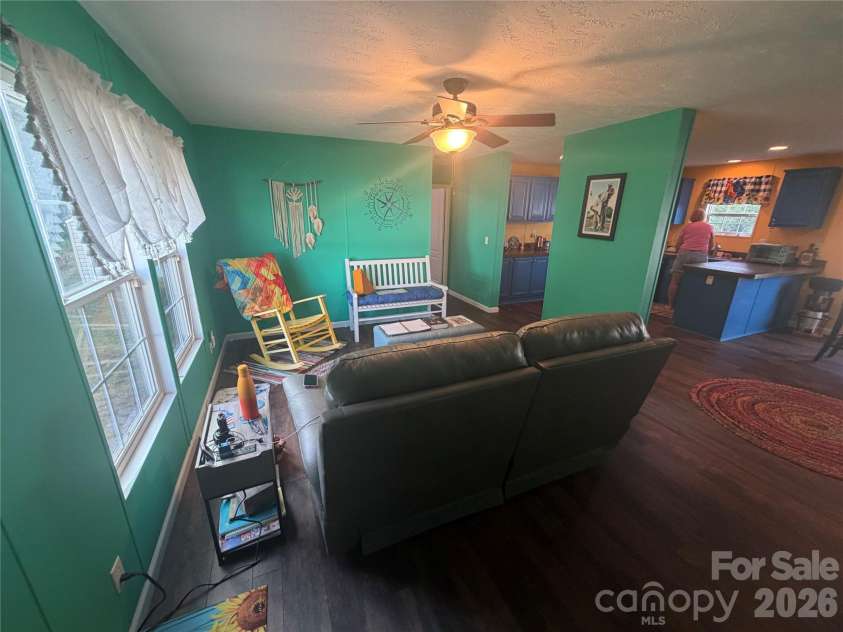 9902 Ashe Court, Charlotte, NC 28215.  MLS# CAR4425055, YatesRealty ID 50996. 