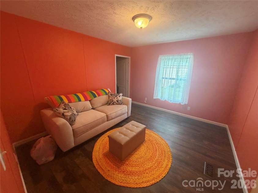 9902 Ashe Court, Charlotte, NC 28215.  MLS# CAR4425055, YatesRealty ID 50996. 