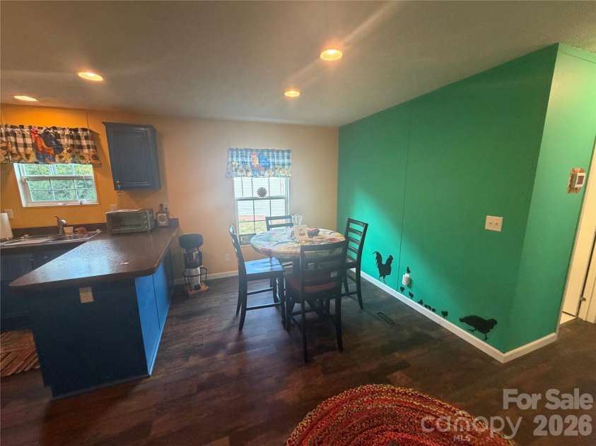 9902 Ashe Court, Charlotte, NC 28215.  MLS# CAR4425055, YatesRealty ID 50996. 