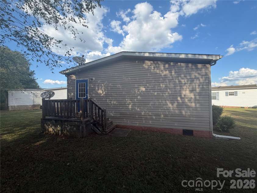 9902 Ashe Court, Charlotte, NC 28215.  MLS# CAR4425055, YatesRealty ID 50996. 