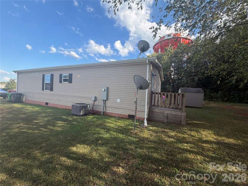 9902 Ashe Court, Charlotte, NC 28215.  MLS# CAR4425055, YatesRealty ID 50996. 
