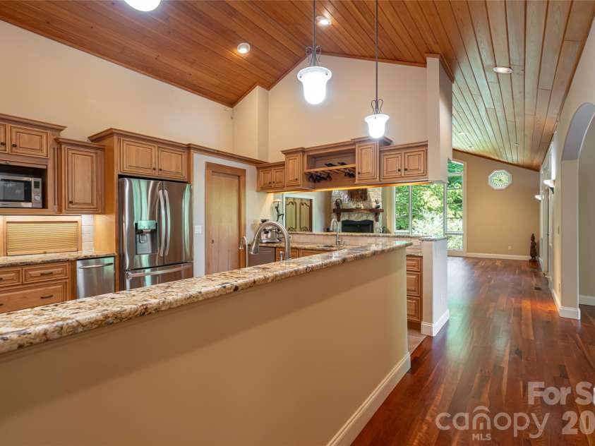 3999 Laurel Park Highway, Hendersonville, NC 28739.  MLS# CAR4419689, YatesRealty ID 50998. Kitchen