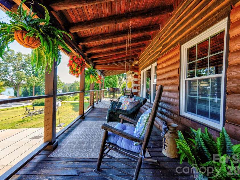 1229 New Crest Lane, Shelby, NC 28150.  MLS# CAR4423659, YatesRealty ID 50999. Covered Front Porch