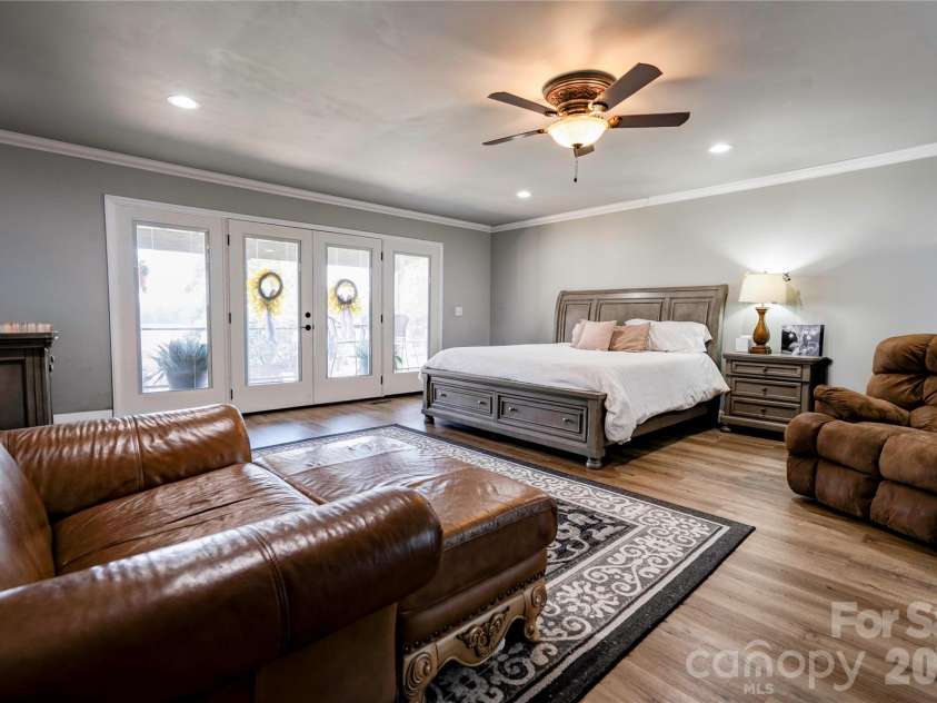 1229 New Crest Lane, Shelby, NC 28150.  MLS# CAR4423659, YatesRealty ID 50999. Primary Bedroom