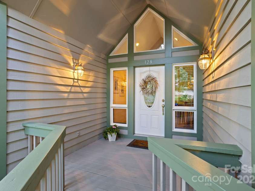 128 Forest View Drive, Flat Rock, NC 28731.  MLS# CAR4303335, YatesRealty ID 51. 