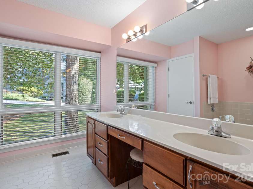 128 Forest View Drive, Flat Rock, NC 28731.  MLS# CAR4303335, YatesRealty ID 51. 