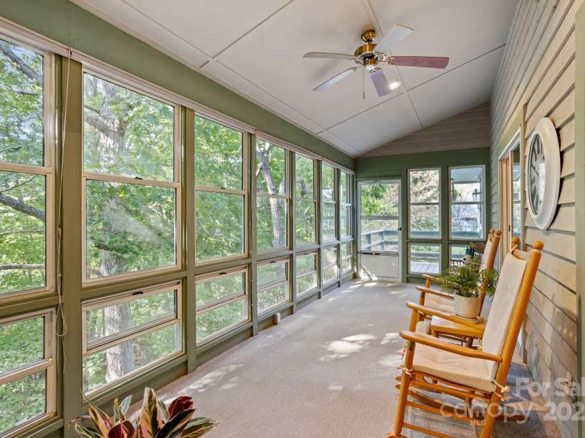 128 Forest View Drive, Flat Rock, NC 28731.  MLS# CAR4303335, YatesRealty ID 51. 