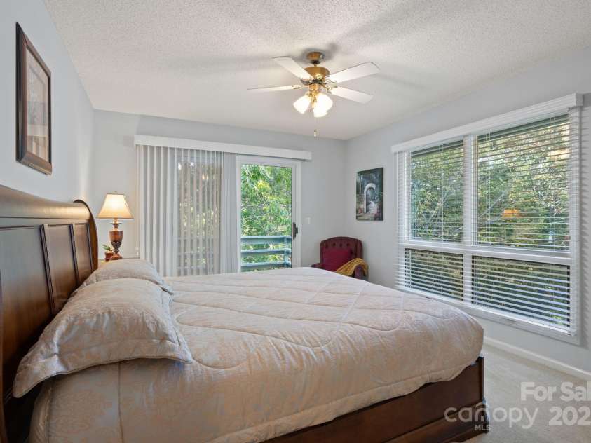 128 Forest View Drive, Flat Rock, NC 28731.  MLS# CAR4303335, YatesRealty ID 51. 