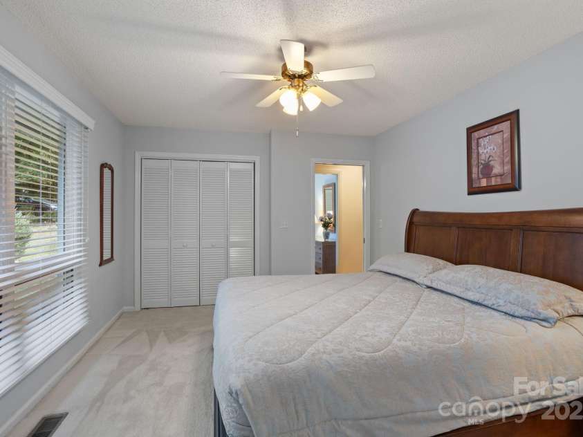 128 Forest View Drive, Flat Rock, NC 28731.  MLS# CAR4303335, YatesRealty ID 51. 