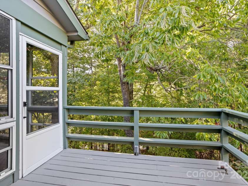 128 Forest View Drive, Flat Rock, NC 28731.  MLS# CAR4303335, YatesRealty ID 51. 
