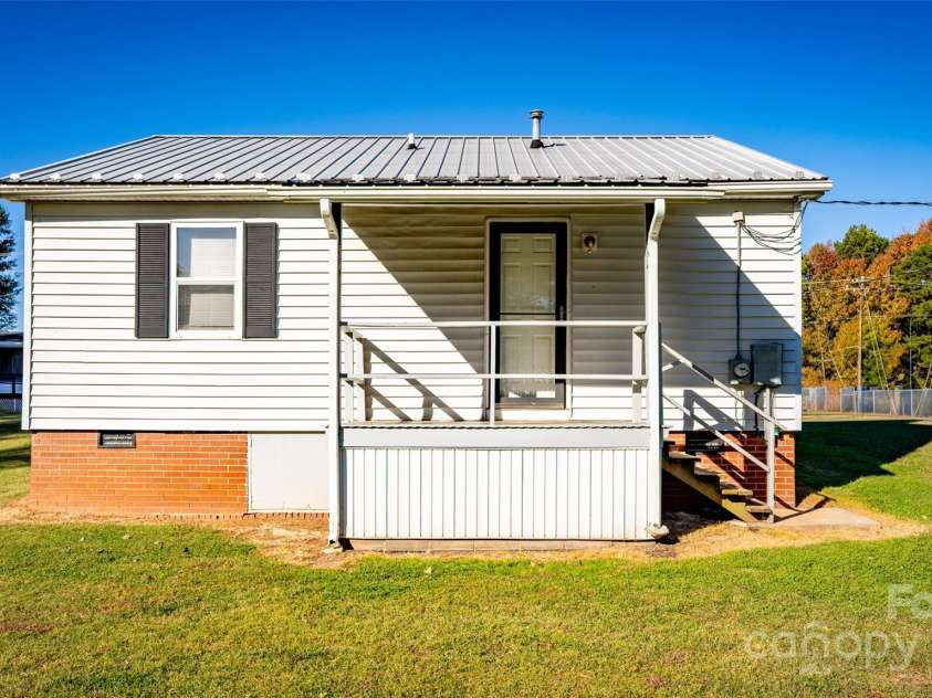 110 Jenkins Farm Lane, Mooresville, NC 28115.  MLS# CAR4316175, YatesRealty ID 510. Rear View 2 Bed/1 Bath Home